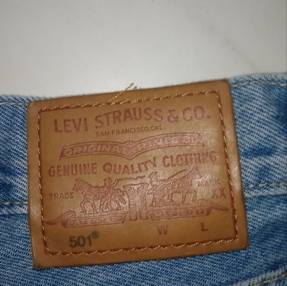 Levi's 501 original distressed button fly highwasted denim jeans W26 medium wash - Picture 4 of 5